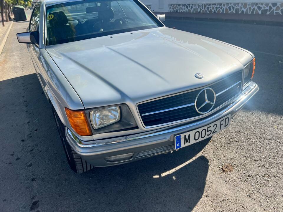 Image 60/77 of Mercedes-Benz 380 SEC (1982)