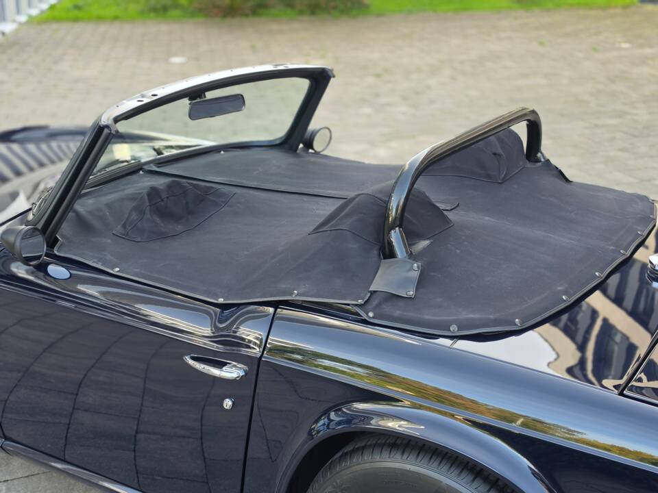 Image 5/49 of Triumph TR 6 PI (1973)