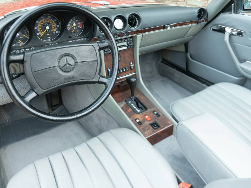 Imagen 11/50 de Mercedes-Benz 560 SL (1986)