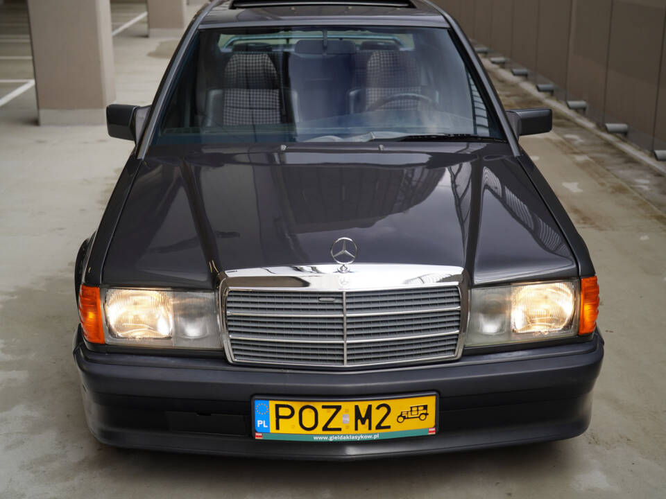 Image 11/83 of Mercedes-Benz 190 E 2.3-16 (1984)