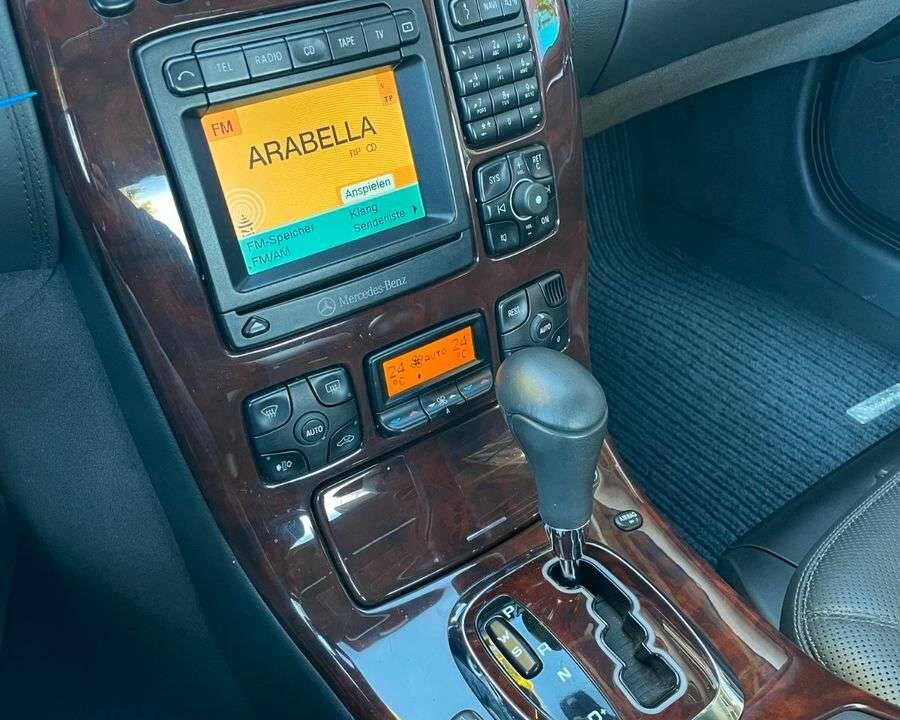 Imagen 9/20 de Mercedes-Benz CL 500 (2000)