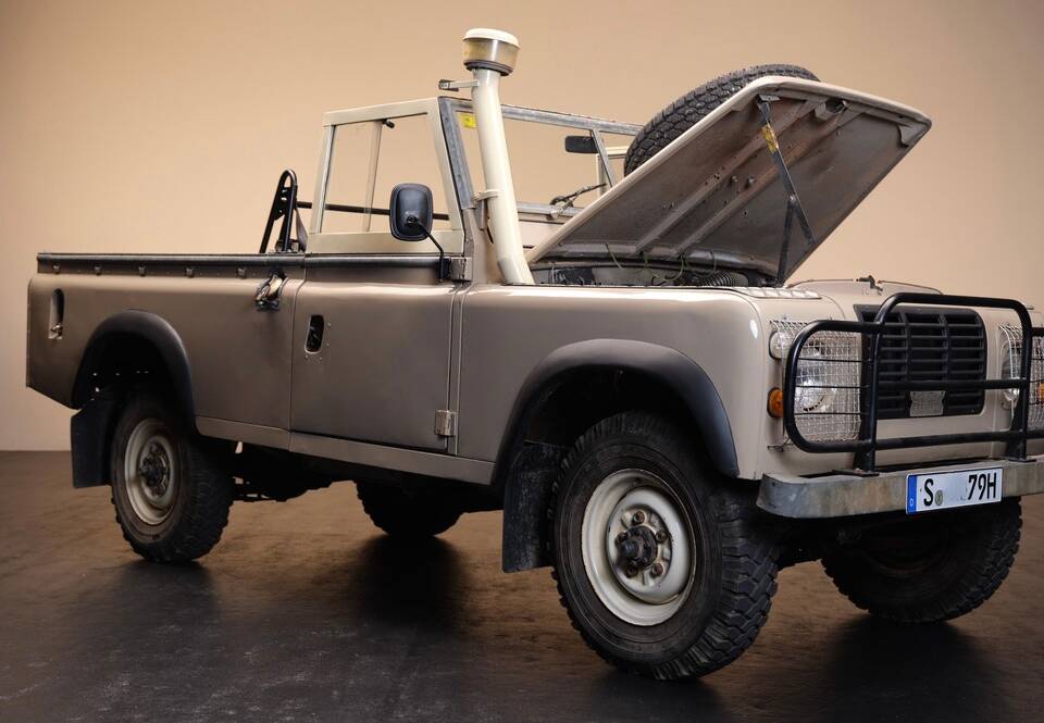 Image 3/30 de Land Rover 109 (1979)