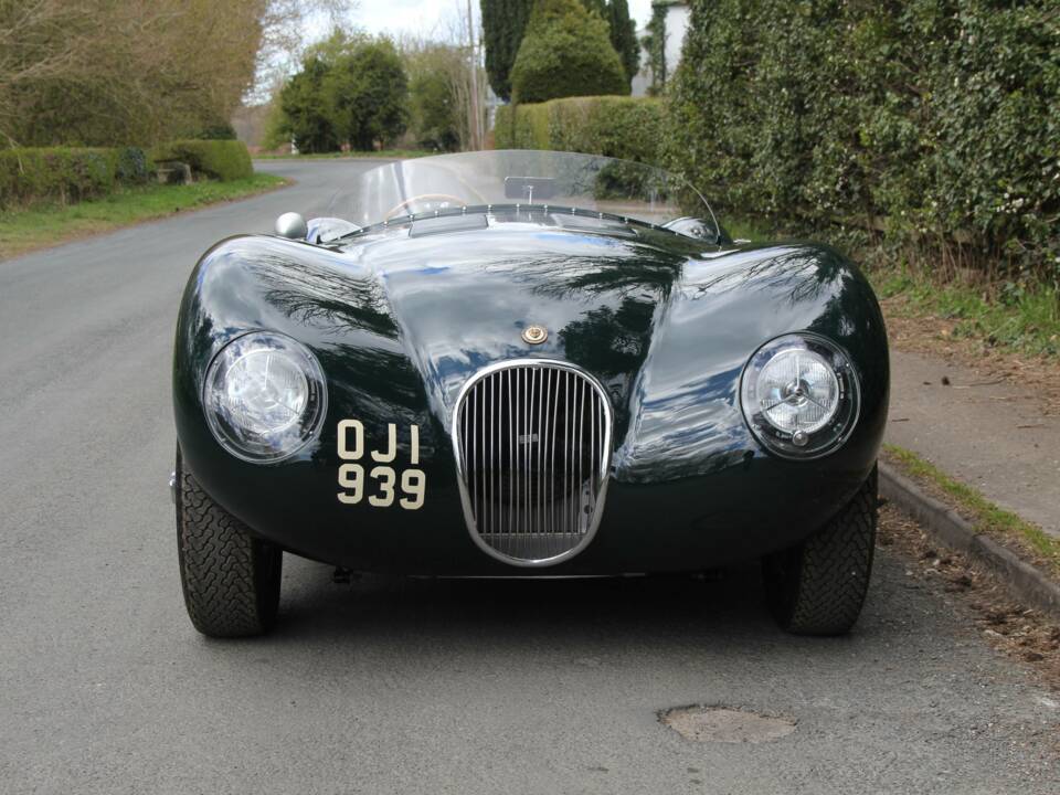 Image 2/18 de Jaguar C-Type (1900)