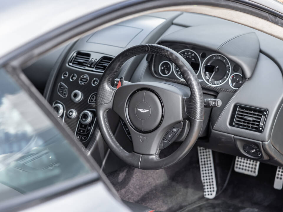 Image 35/71 de Aston Martin V12 Vantage S (2015)