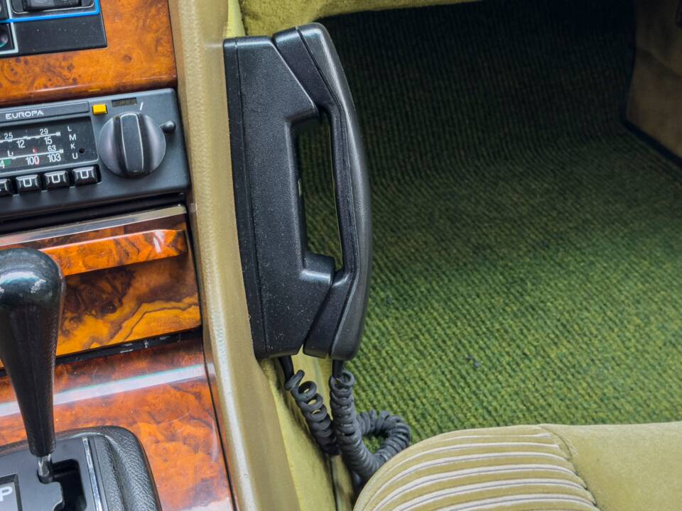 Image 18/26 of Mercedes-Benz 450 SEL 6,9 (1979)