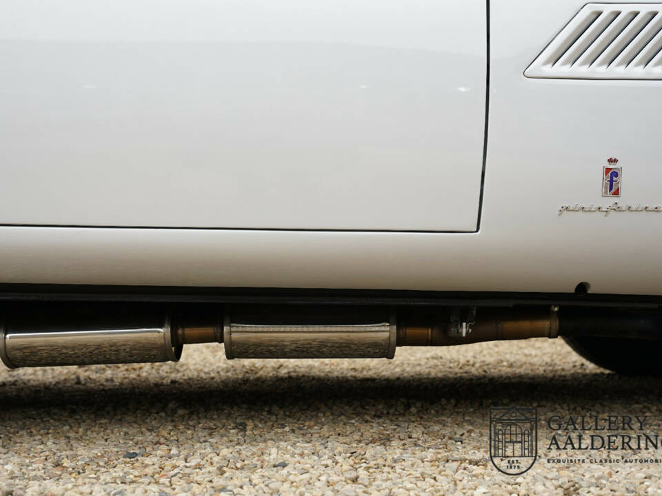 Image 40/50 of Ferrari 250 GT&#x2F;E (1964)