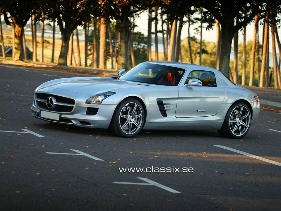 Image 1/26 de Mercedes-Benz SLS AMG (2011)