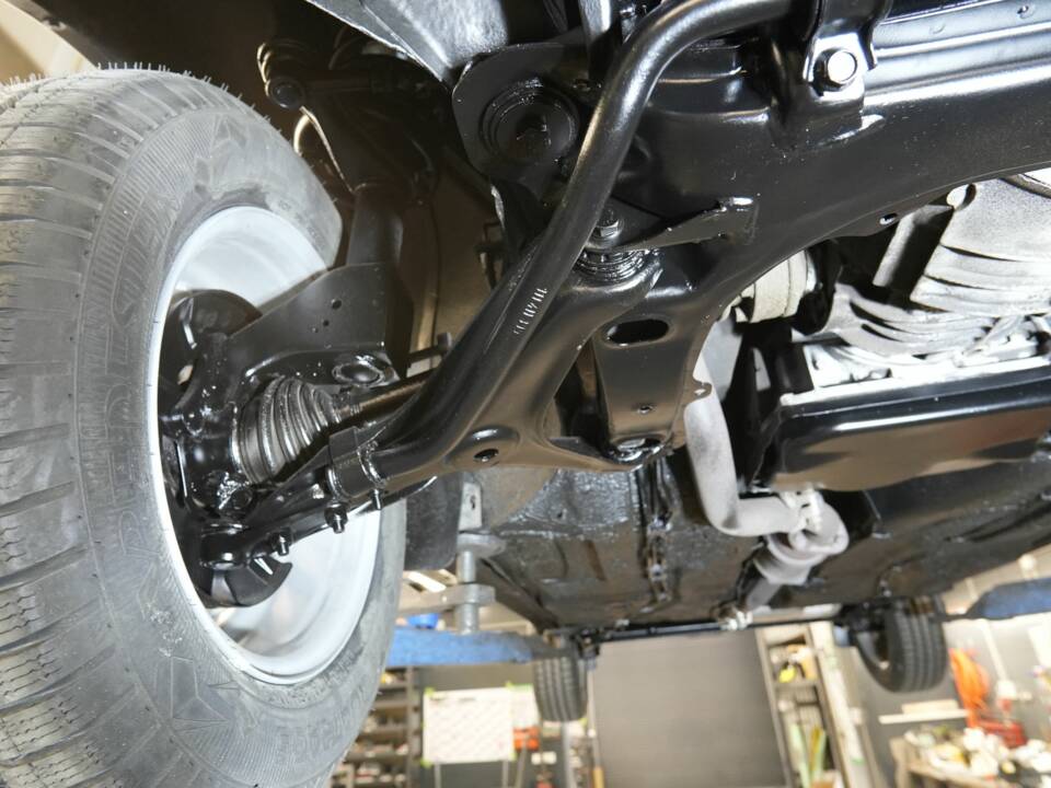 Bild 40/42 von Volkswagen Passat Variant 1.8 (1986)