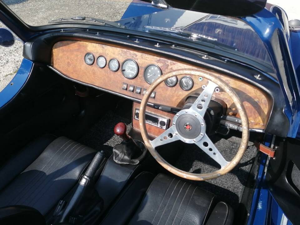 Image 13/19 of Invader Peak Morgan replica (1987)