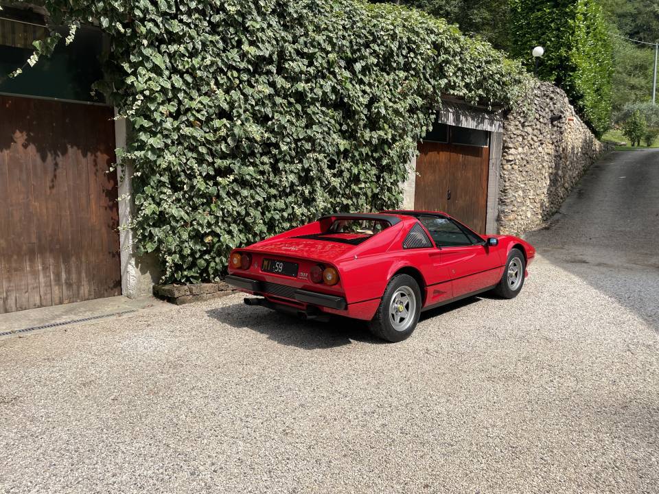 Bild 3/12 von Ferrari 208 GTS Turbo (1984)