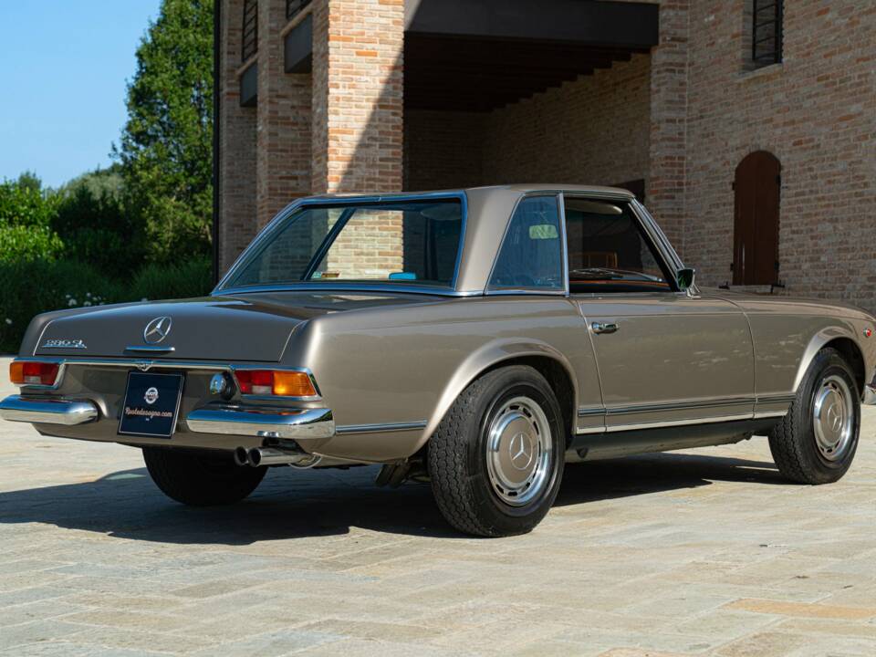 Image 13/50 de Mercedes-Benz 280 SL (1969)