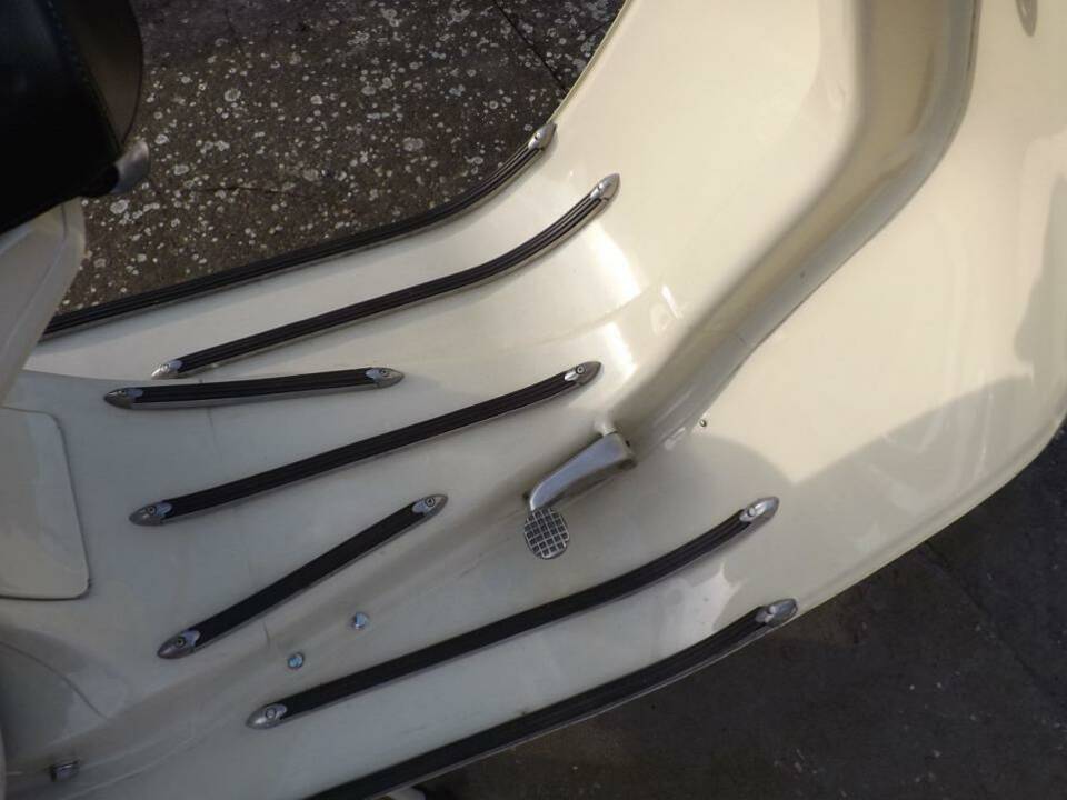 Immagine 10/38 di Piaggio Vespa 125 (1957)