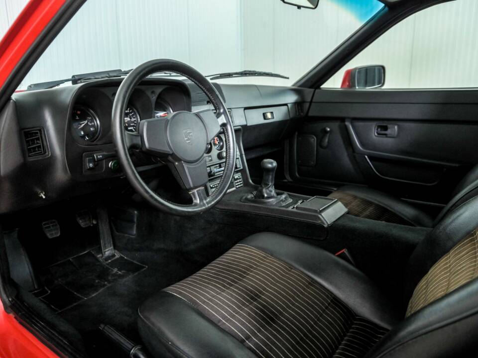 Afbeelding 11/50 van Porsche 924 S (1986)