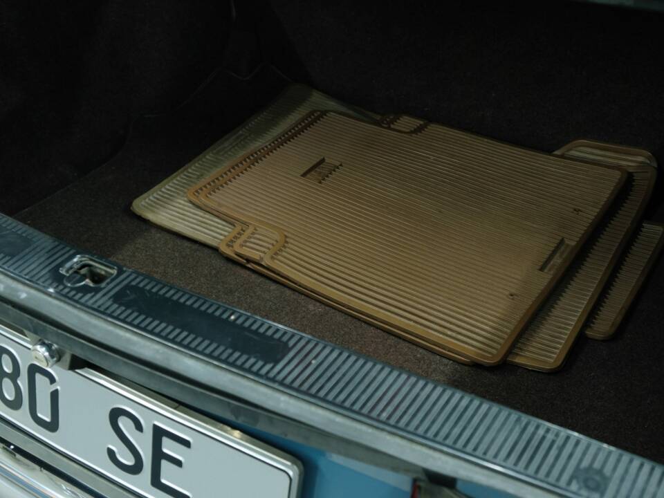 Bild 13/50 von Mercedes-Benz 280 SE (1983)