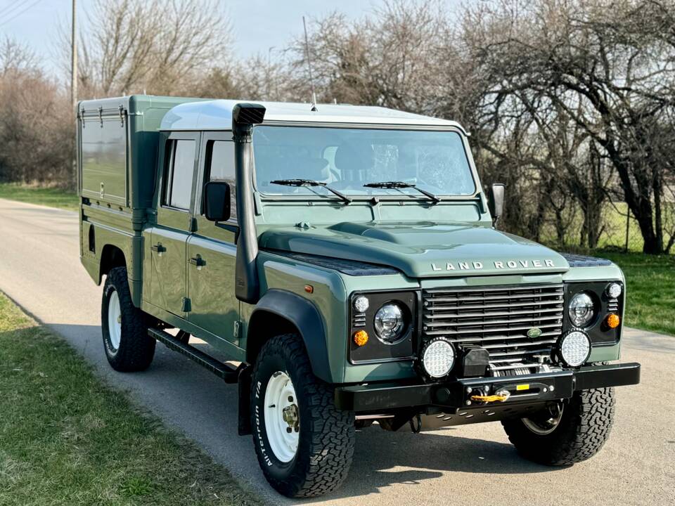 Bild 13/56 von Land Rover Defender 130 Double Cab (2010)