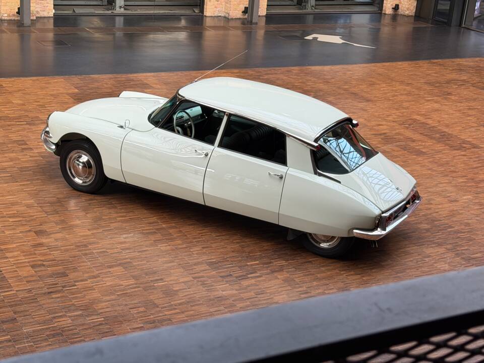 Immagine 16/43 di Citroën ID 19 (1958)