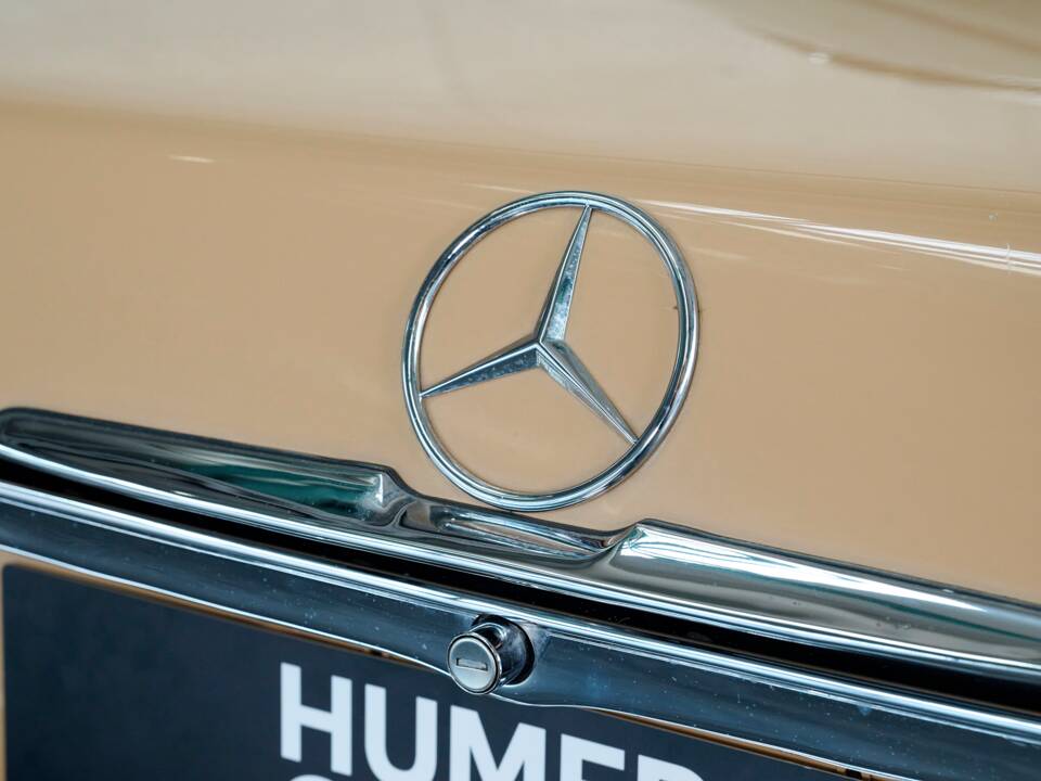 Bild 27/50 von Mercedes-Benz 450 SLC (1977)