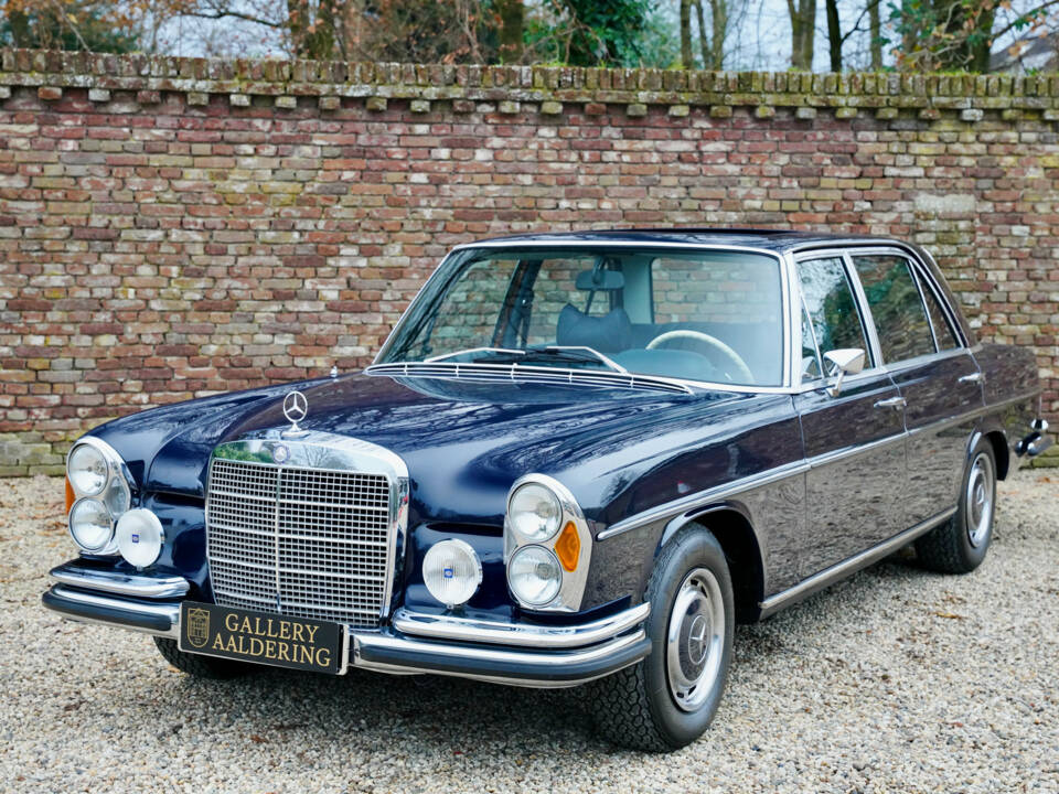 Image 1/50 de Mercedes-Benz 300 SEL 6.3 (1970)