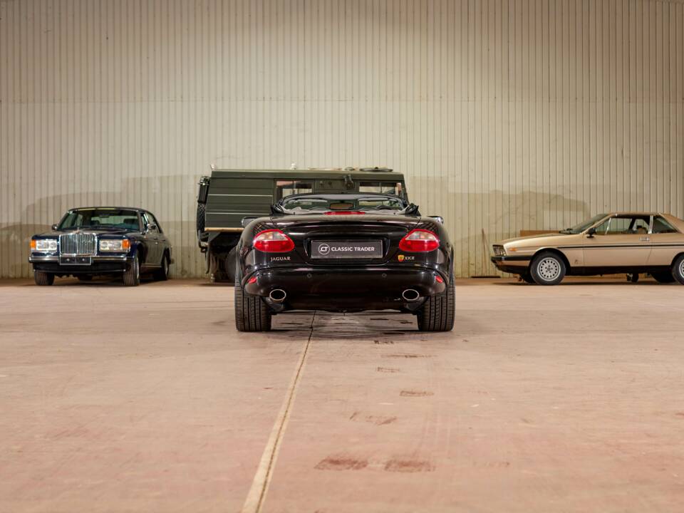 Bild 14/55 von Jaguar XKR (2000)
