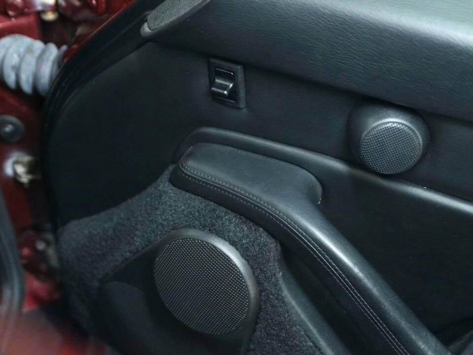 Image 33/50 de Porsche 911 Carrera 4S (1996)