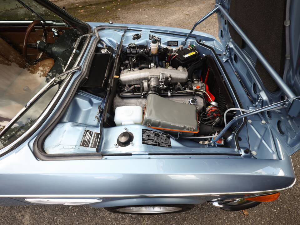 Image 21/73 of BMW 3.0 CSi (1973)