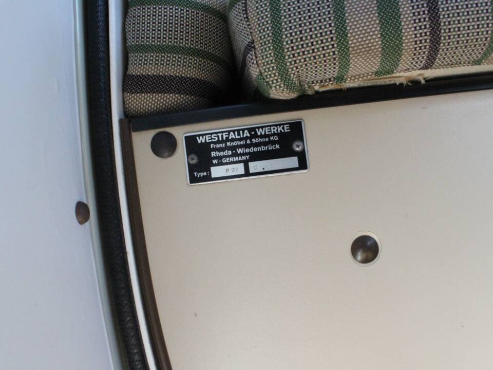 Bild 18/24 von Volkswagen T3 Camper 2.0 (1982)