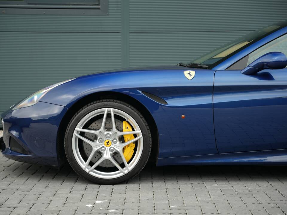 Image 25/50 of Ferrari California T (2015)