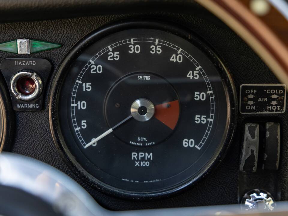 Imagen 23/25 de Jaguar Type E (2+2) (1969)