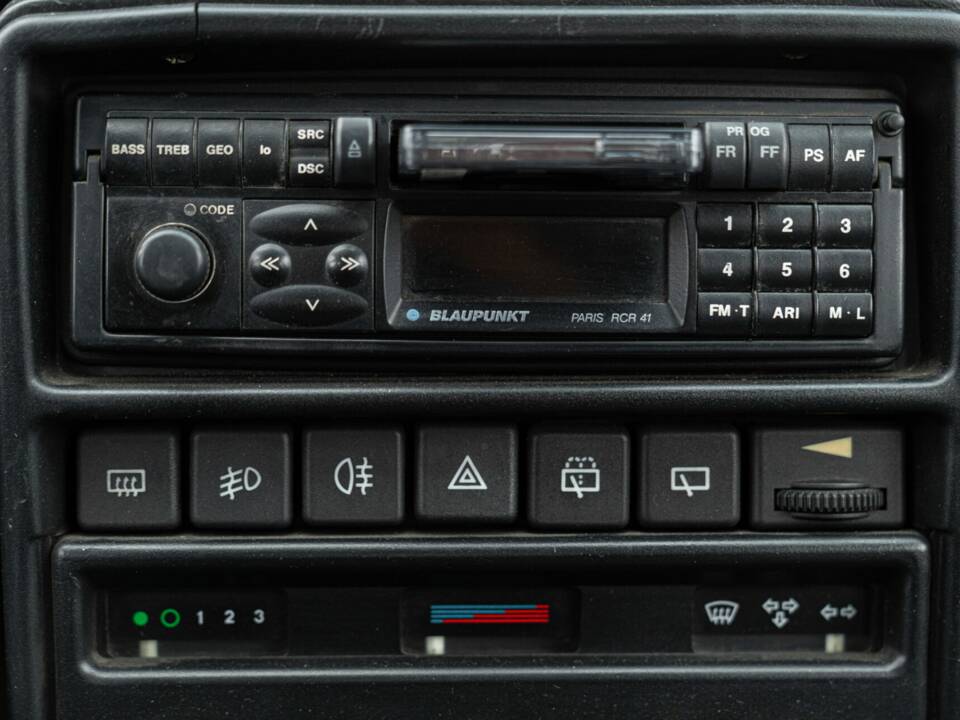 Image 45/50 of Lancia Delta HF Integrale 16V (1989)