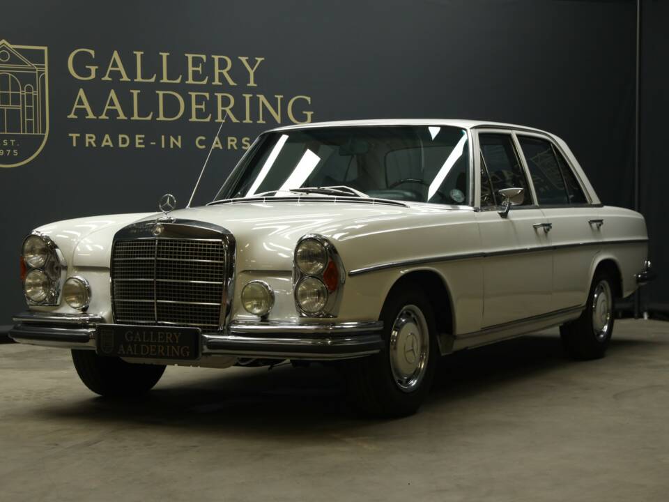 Bild 22/50 von Mercedes-Benz 280 SE (1970)