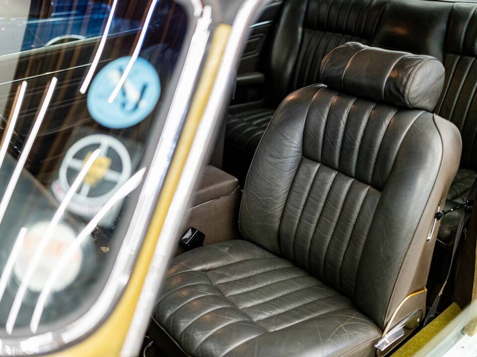 Image 50/50 de Jaguar XJ 6 C 4.2 (1975)