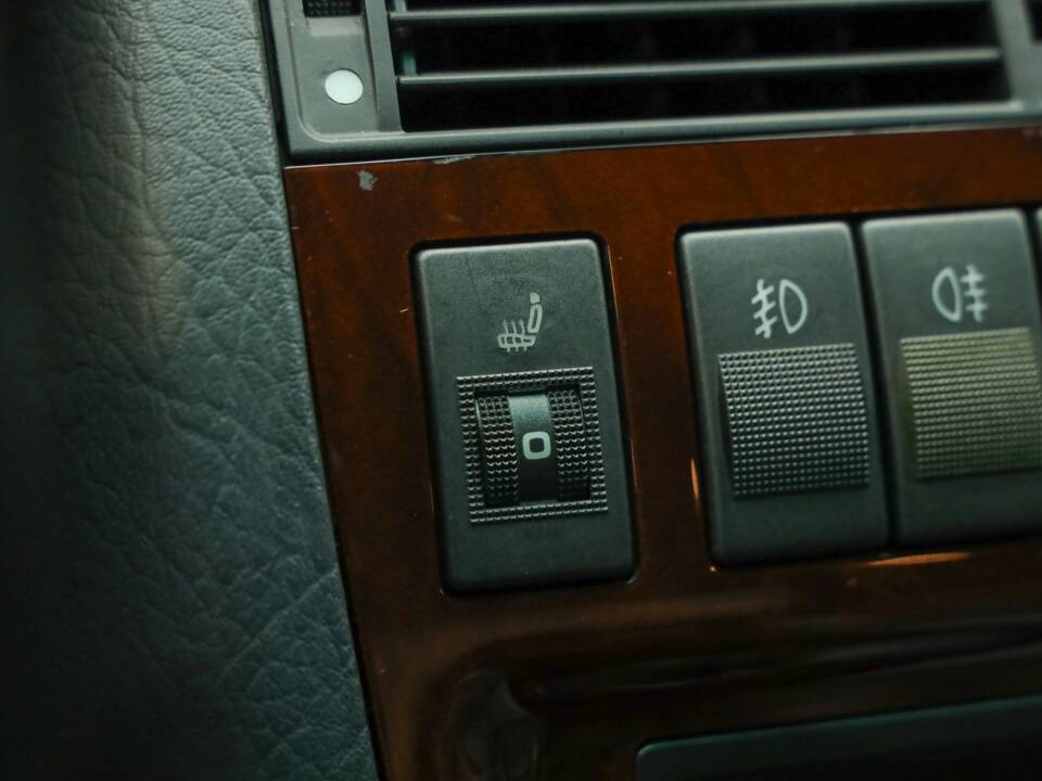 Immagine 45/50 di Audi A8 4.2 quattro (1995)