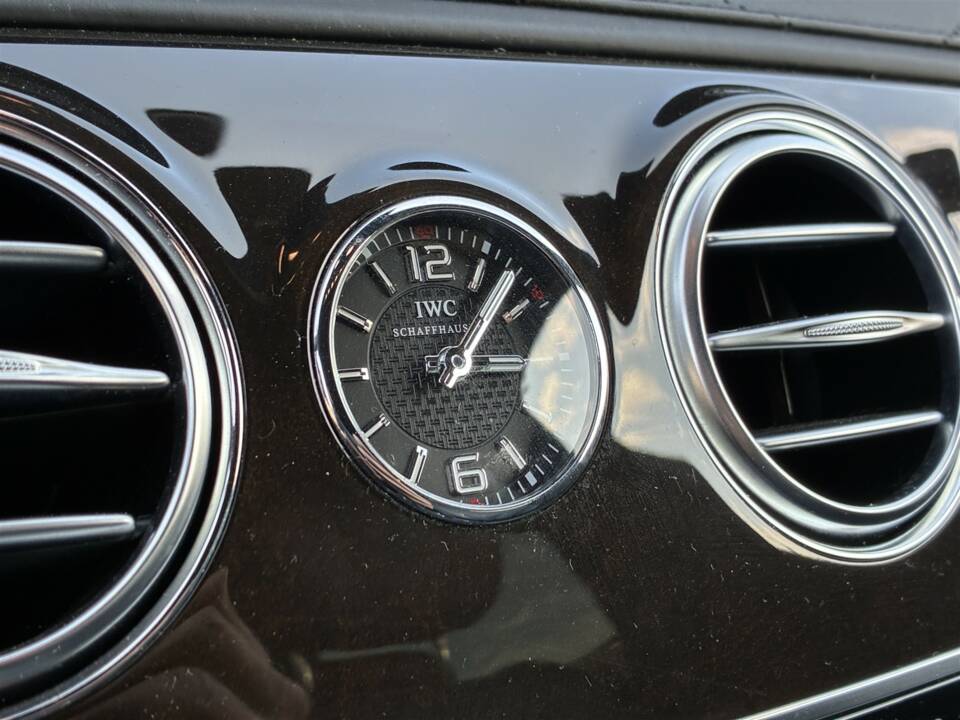 Bild 17/43 von Mercedes-Benz Maybach S 500 (2015)
