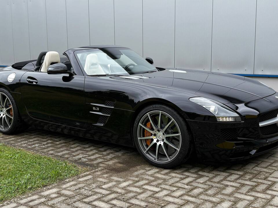 Image 2/28 of Mercedes-Benz SLS AMG Roadster (2012)