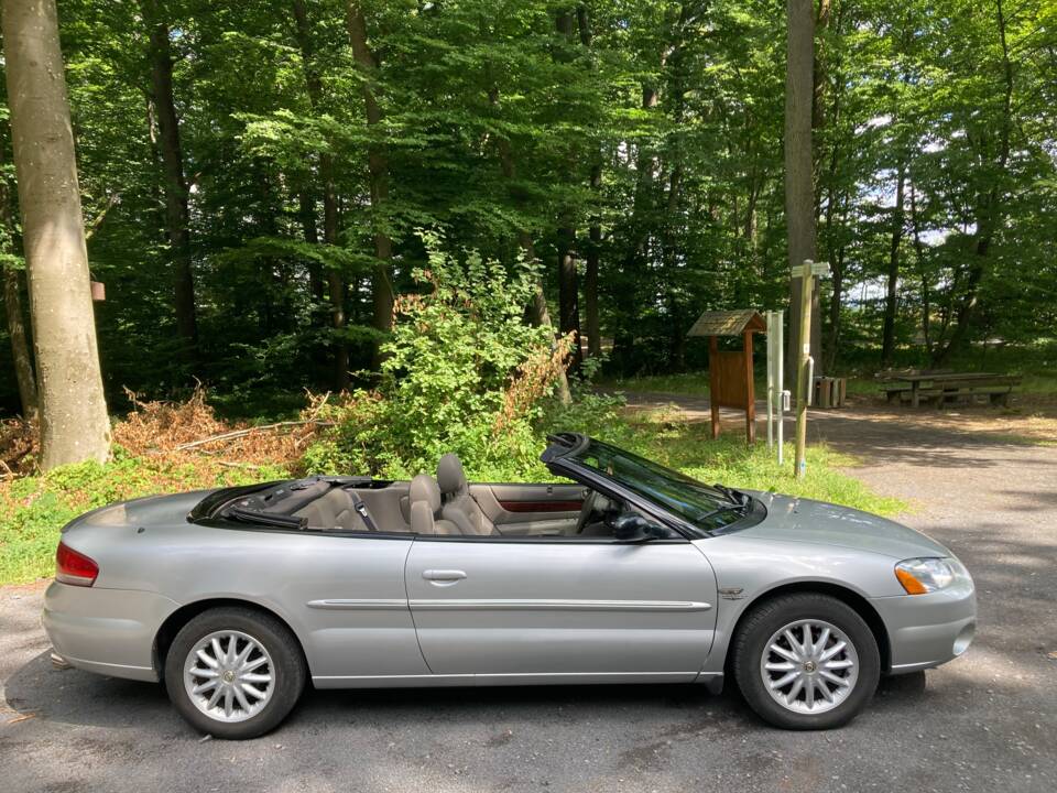 Image 17/21 of Chrysler Sebring 2.7 V6 (2001)