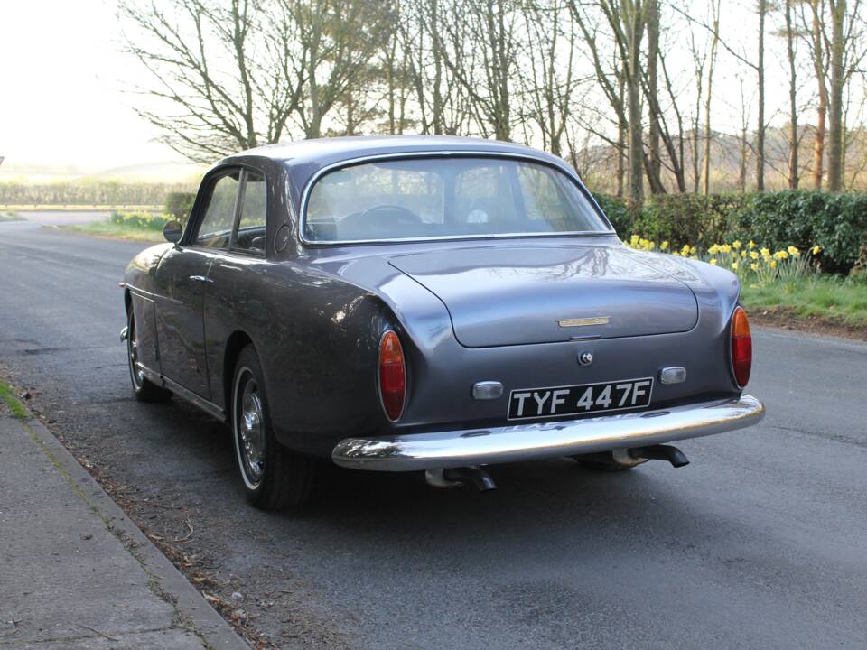 Image 4/16 of Bristol 410 (1968)