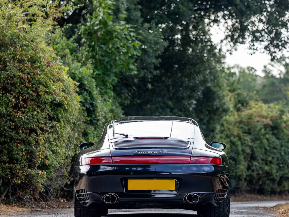 Image 44/50 of Porsche 911 Carrera 4S (2002)