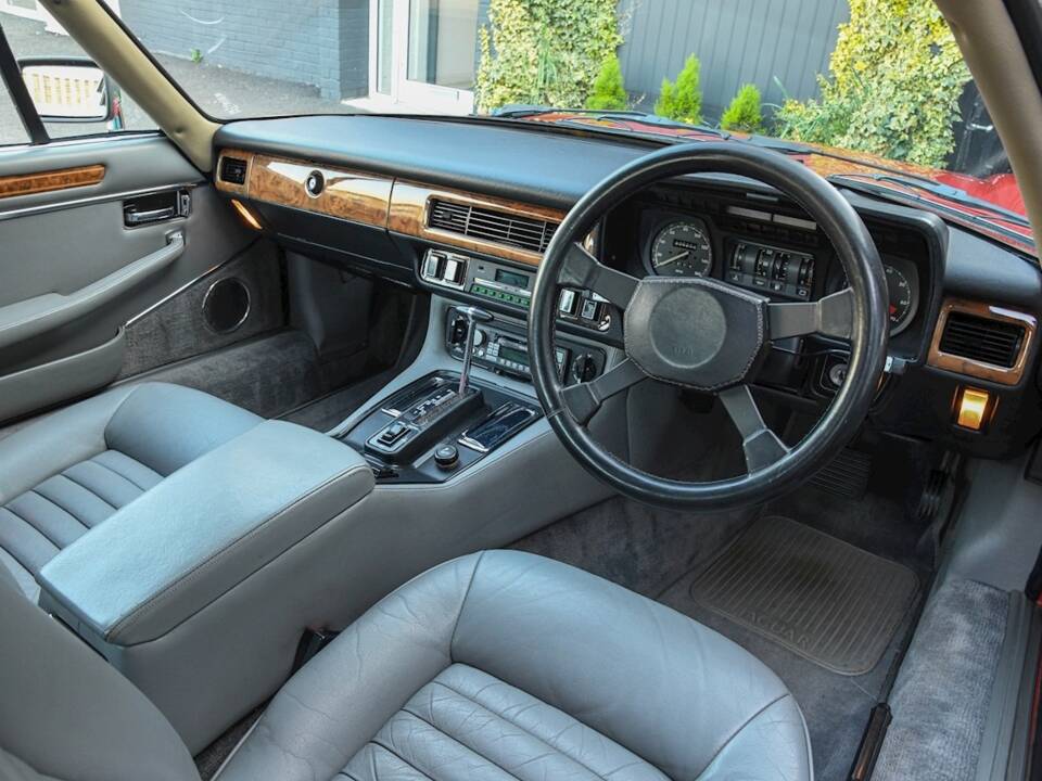 Immagine 15/24 di Jaguar XJ-S V12 (1986)