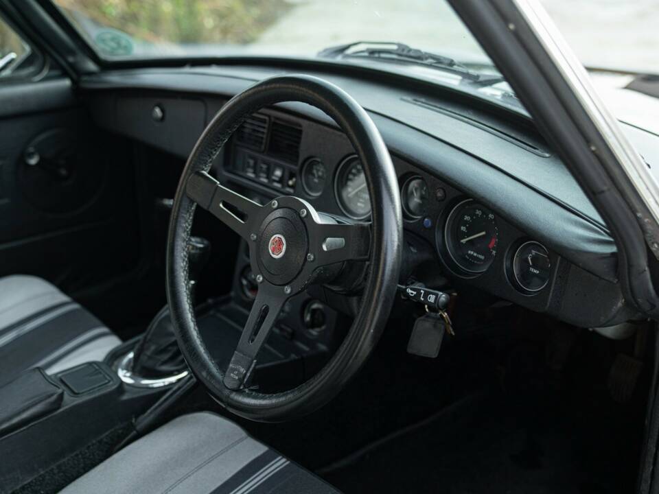 Bild 40/50 von MG MGB GT (1978)