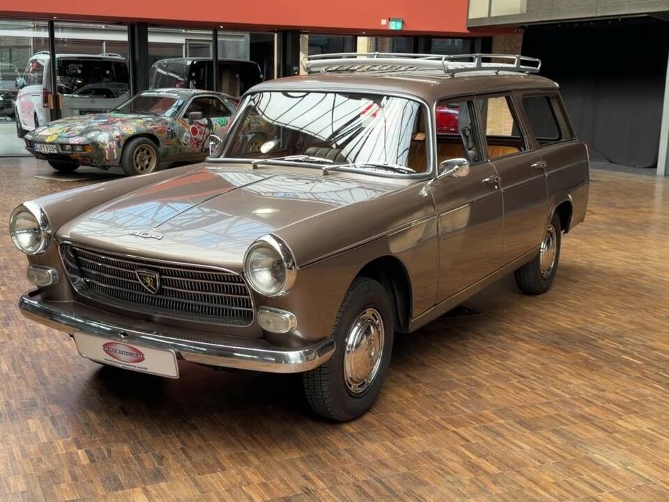 Image 2/40 of Peugeot 404 Break (1965)