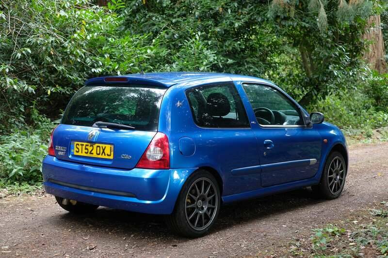 Image 4/38 of Renault Clio II 2.0 16V Sport (2002)