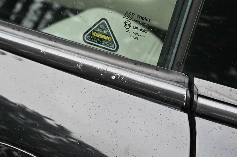 Afbeelding 35/50 van Jaguar XK8 4.0 (2002)