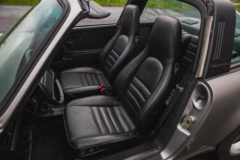 Image 17/50 de Porsche 911 Carrera 3.2 (1989)