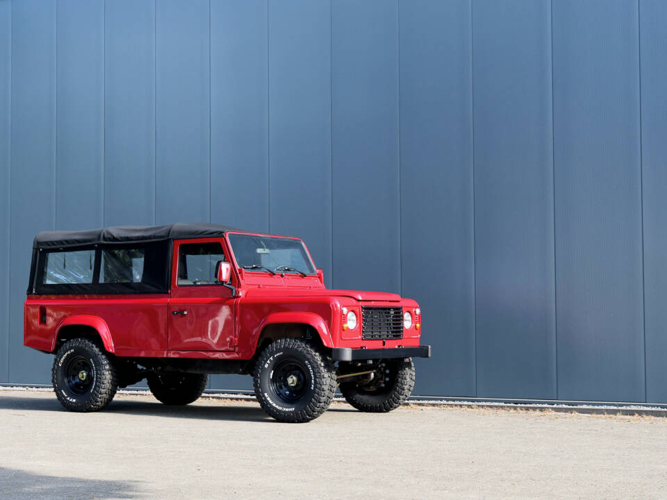 Image 5/38 of Land Rover 110 (1989)
