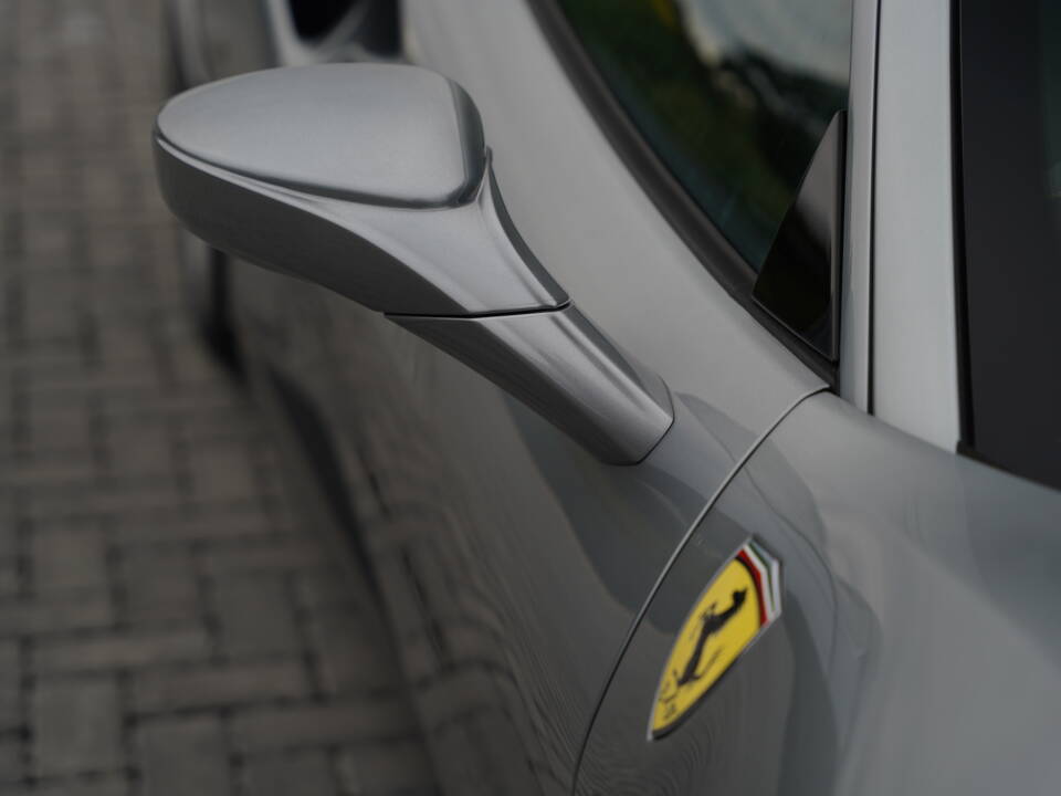 Image 37/50 de Ferrari 488 GTB (2019)