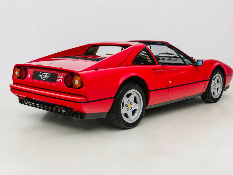 Image 6/20 of Ferrari 328 GTS (1986)