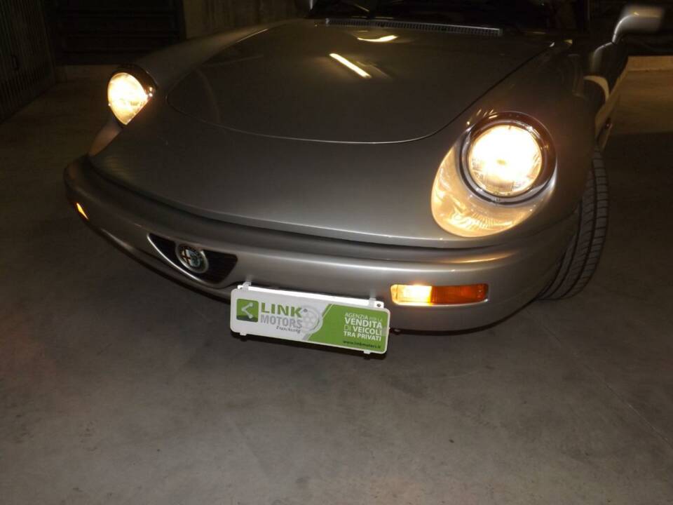 Bild 45/50 von Alfa Romeo 2.0 Spider (1992)