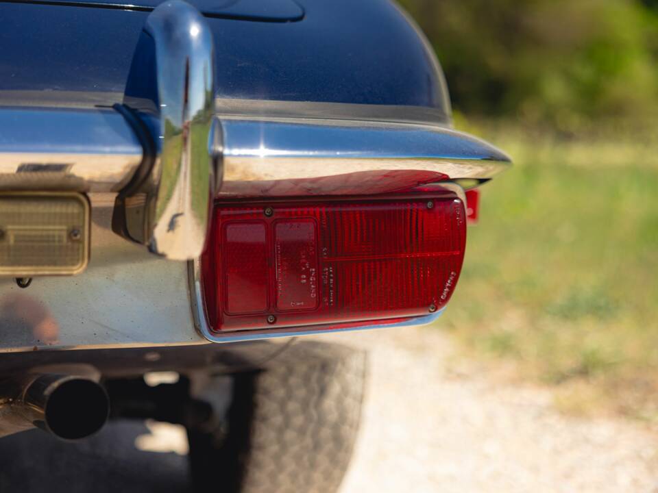 Image 12/50 de Jaguar E-Type (1969)