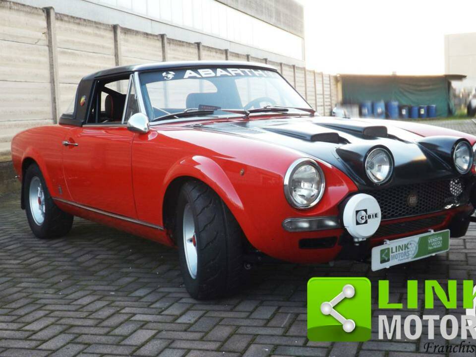 Image 1/10 de FIAT 124 Sport Spider (1967)