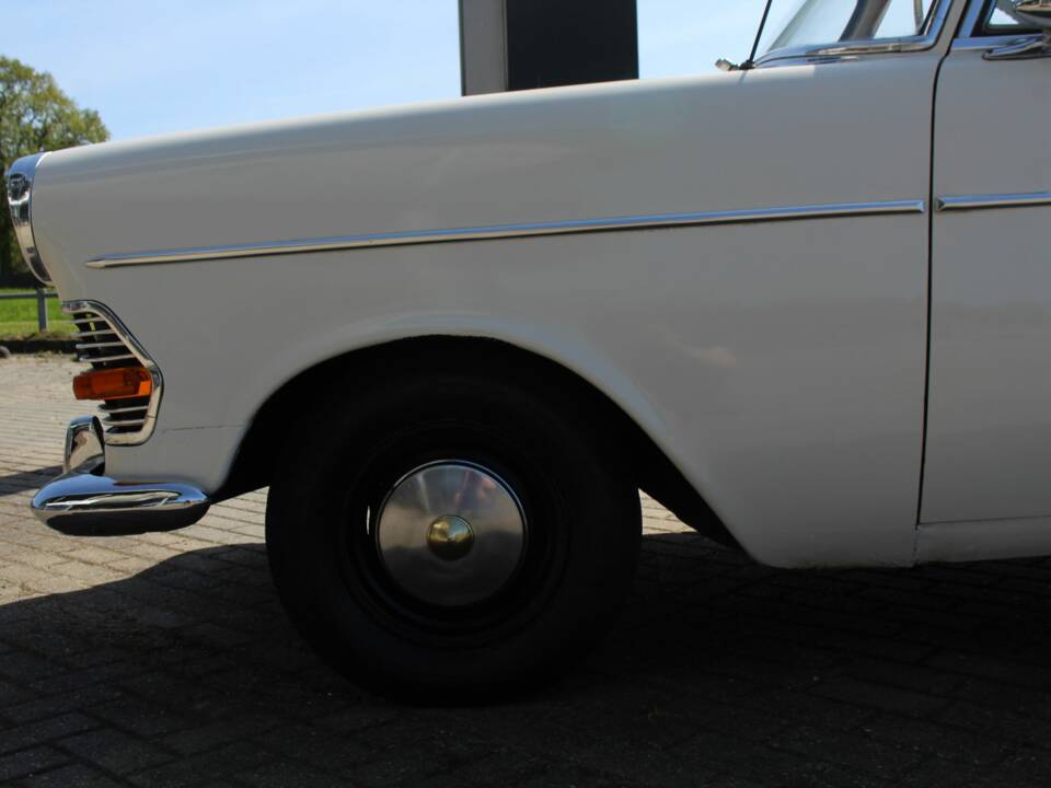 Bild 6/8 von Opel Rekord 1700 (1962)